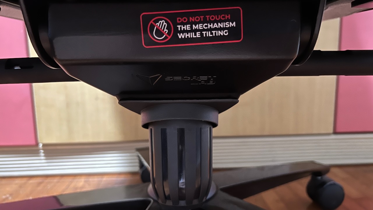 Is SecretLab’s Titan Evo 2022 Chair Worth It In Singapore? Tech